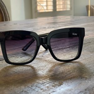 Quay “icy” black sunglasses